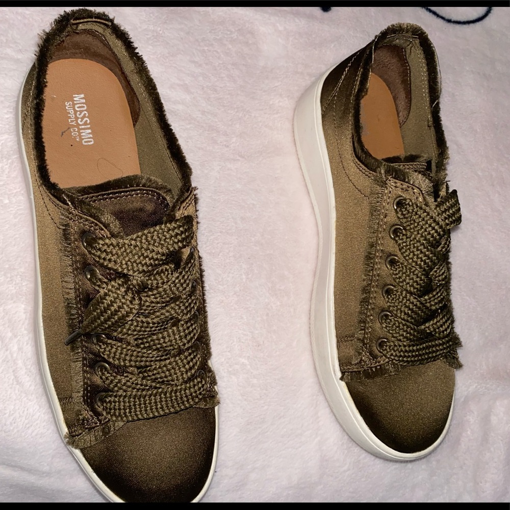 Mossino shoes